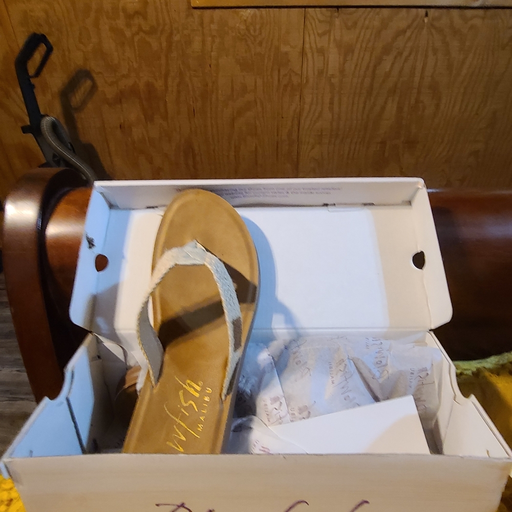 Wish Women's Tan Sandals